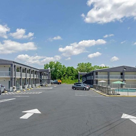 Suburban Studios Verona - Staunton North Zewnętrze zdjęcie