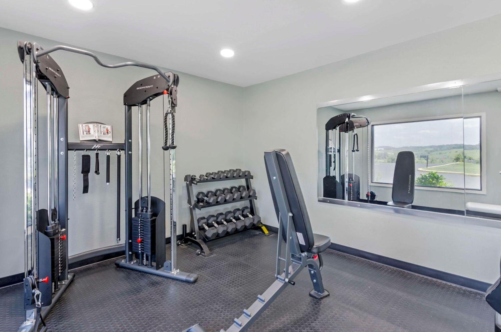 Suburban Studios Verona - Staunton North Zewnętrze zdjęcie